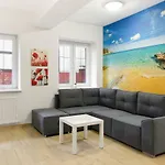 Seaside Corner Apartment *